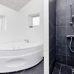 Vakantiehuis Three-Bedroom Holiday home in Brovst 16 *